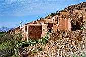 Marocco meridionale - Escursione nella vale di Ameln, nei pressi di Tafraoute, il villaggio di Oumesnat 